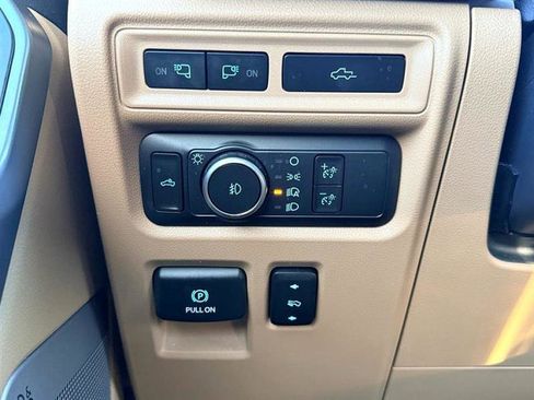 Used 2022 Ford F150 Lariat w/ Equipment Group 502A High image 58