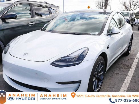 Used 2023 Tesla Model 3 Standard Range image 1