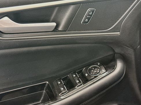 Used 2018 Ford Edge SEL w/ Equipment Group 201A AWD/4WD image 15