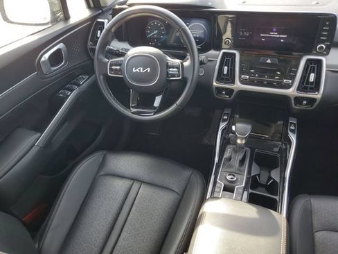 Certified 2023 Kia Sorento SX AWD/4WD image 16