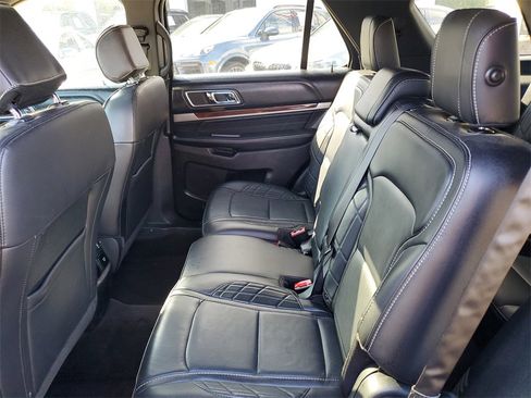 Used 2017 Ford Explorer Platinum image 15