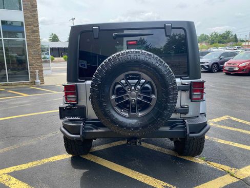 Used 2018 Jeep Wrangler Unlimited Sport AWD/4WD image 11