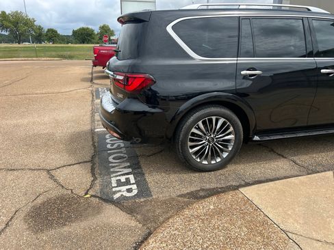 Used 2018 INFINITI QX80 2WD w/ Driver Assistance Package image 41