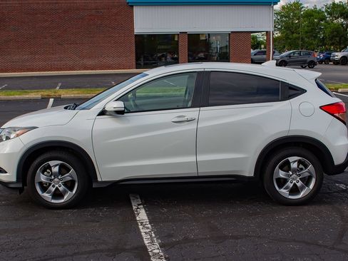 Used 2017 Honda HR-V EX image 5