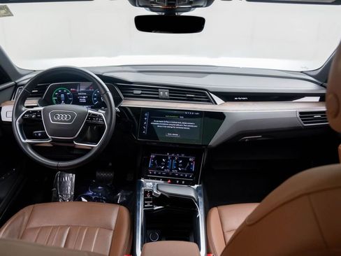 Used 2019 Audi e-tron Premium Plus image 10