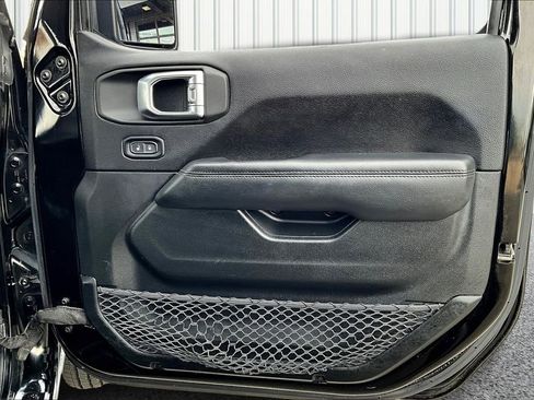 Used 2019 Jeep Wrangler Unlimited Sahara w/ Dual Top Group image 27