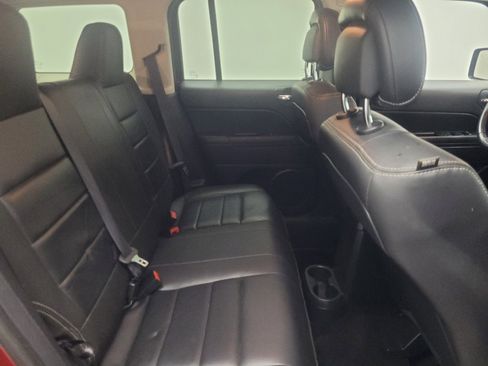 Used 2015 Jeep Patriot High Altitude AWD/4WD image 19