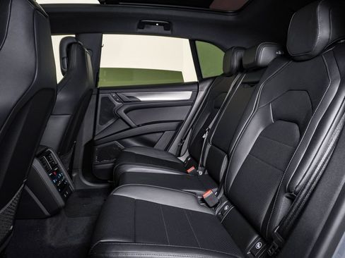 New 2026 Porsche Cayenne Electric AWD/4WD image 17