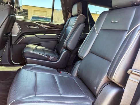 Certified 2023 Cadillac Escalade Sport w/ LPO, ONYX Package AWD/4WD image 32