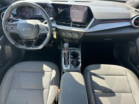 Certified 2024 Chevrolet Trax RS w/ Sunroof Package FWD image 12
