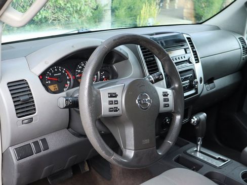 Used 2015 Nissan Xterra X image 17