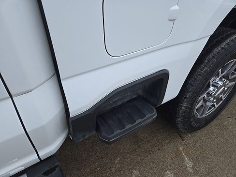 Used 2023 Ford F250 Lariat image 19