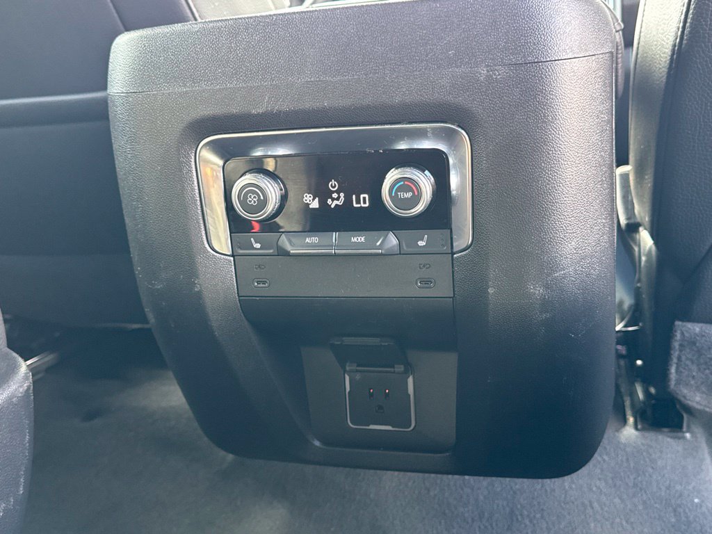 Used 2025 GMC Yukon Denali AWD/4WD image 24