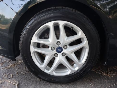 Used 2014 Ford Fusion SE FWD image 40