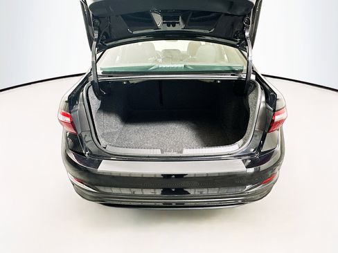 Used 2025 Volkswagen Jetta Sport image 29