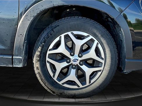 Used 2020 Subaru Forester Premium AWD/4WD image 24