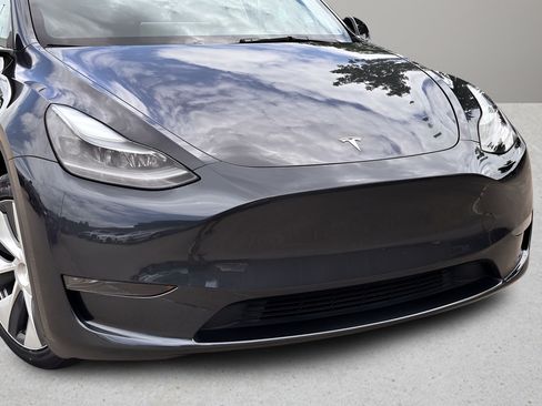 Used 2024 Tesla Model Y 2WD image 23