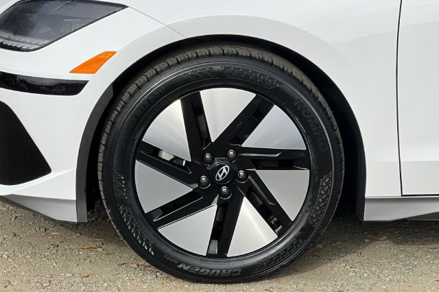 Certified 2025 Hyundai Ioniq 6 SE RWD image 33