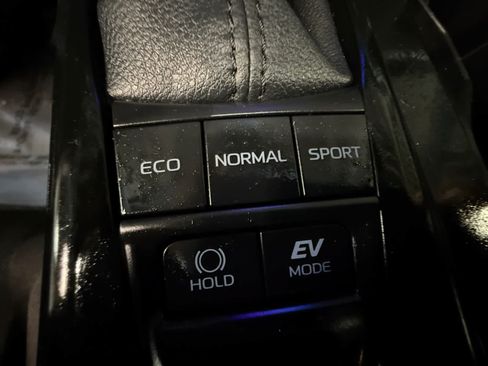 Used 2025 Toyota Camry LE FWD image 19