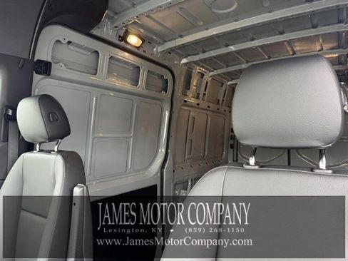 Used 2025 Mercedes-Benz Sprinter 2500 image 11