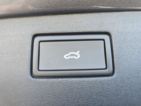 New 2026 Volkswagen Tiguan SE image 16