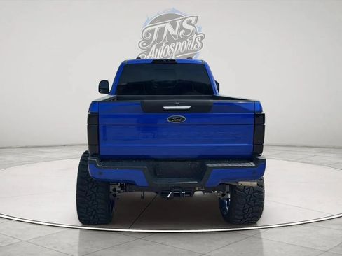 Used 2022 Ford F250 Lariat w/ Black Appearance Package image 4