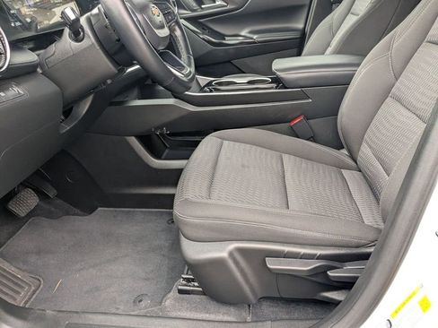 Used 2025 Chevrolet Equinox LT image 11