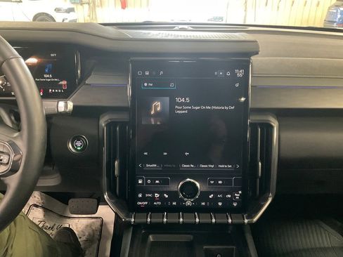 Certified 2024 GMC Acadia AT4 w/ Luxury Package image 18