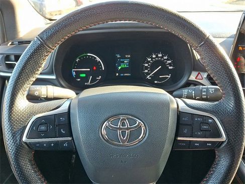 Certified 2021 Toyota Sienna XSE image 19