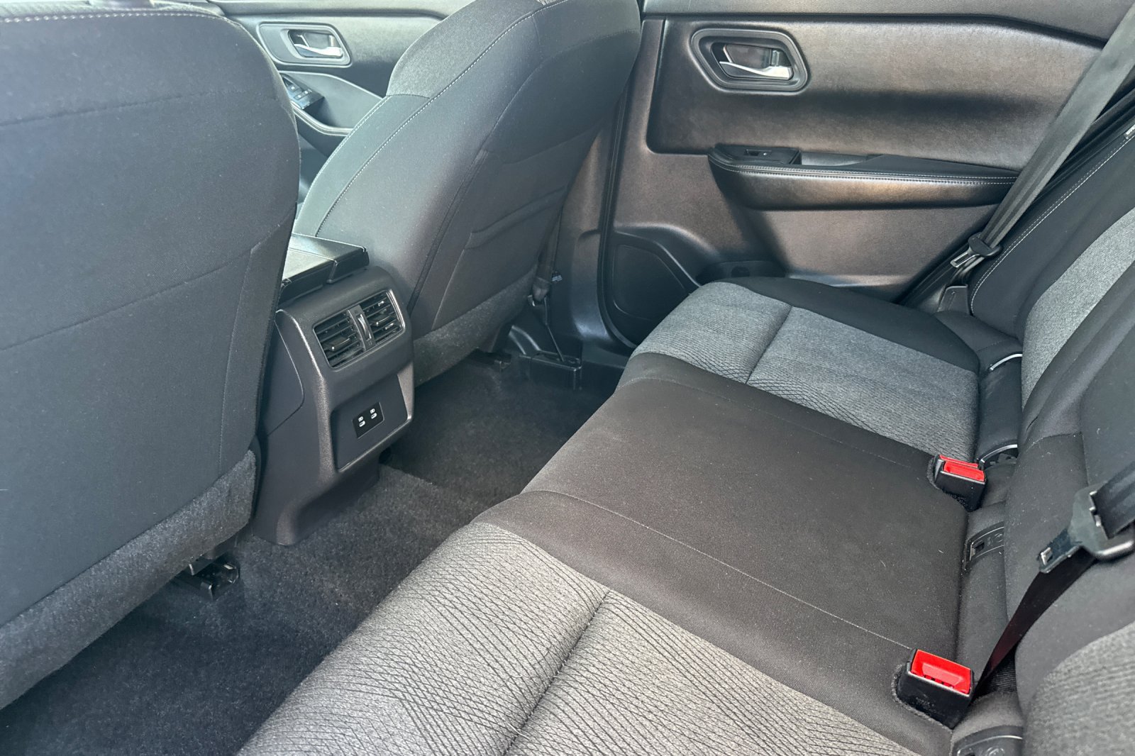 Certified 2025 Nissan Rogue SV AWD/4WD image 15