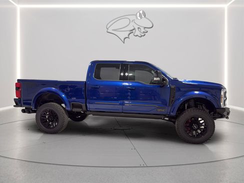 New 2026 Ford F250 Lariat w/ Black Appearance Package AWD/4WD image 4