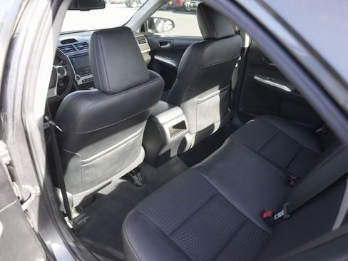 Used 2012 Toyota Camry SE image 12