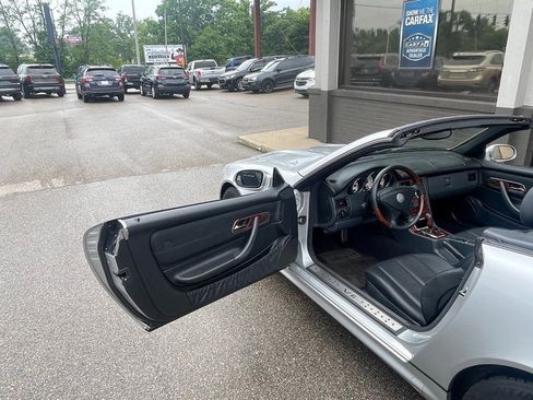 Used 2001 Mercedes-Benz SLK 320 image 8
