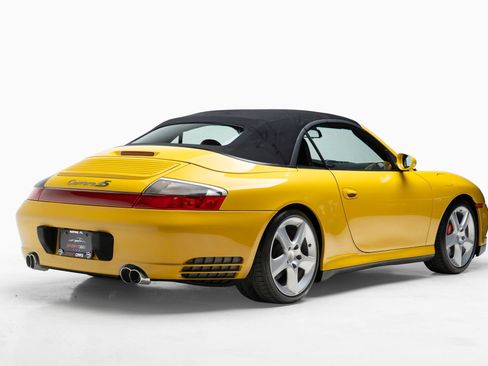 Used 2004 Porsche 911 Carrera 4S AWD/4WD image 9