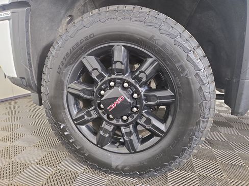 Used 2024 GMC Sierra 2500 AT4 w/ AT4 Premium Plus Package AWD/4WD image 36