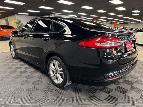 Used 2018 Ford Fusion SE w/ Fusion SE Technology Package image 11
