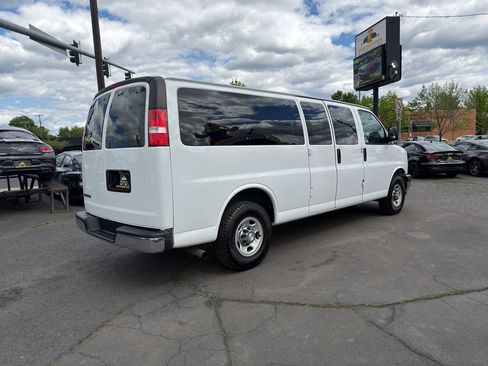 Used 2018 Chevrolet Express 3500 LT w/ LT Preferred Equipment Group RWD image 8