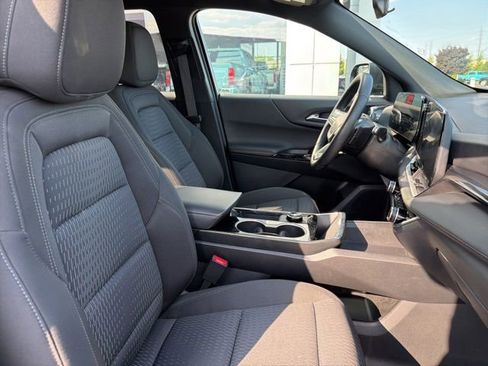 Used 2026 Chevrolet Equinox LT FWD image 25