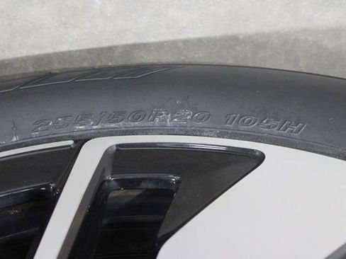 Used 2024 Volkswagen Atlas SE image 44