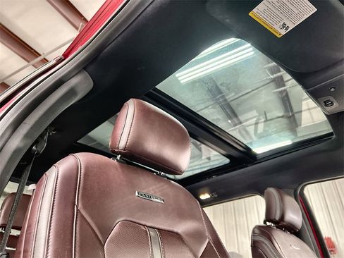 Used 2017 Ford F150 Platinum w/ Equipment Group 701A Luxury image 28