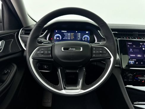 Used 2023 Jeep Grand Cherokee Laredo w/ Luxury Tech Group I AWD/4WD image 33