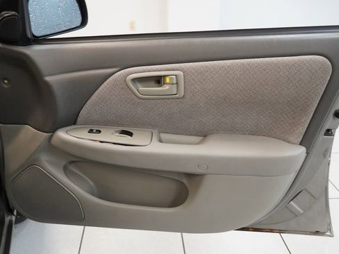 Used 2000 Toyota Camry LE FWD image 28