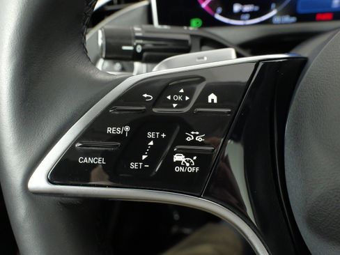 Used 2025 Mercedes-Benz E 350 4MATIC Sedan image 41