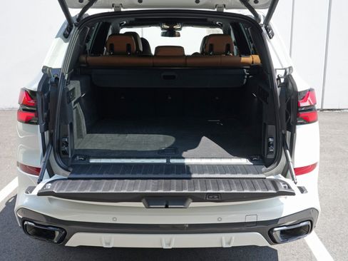 Used 2025 BMW X5 xDrive50e w/ Executive Package AWD/4WD image 10
