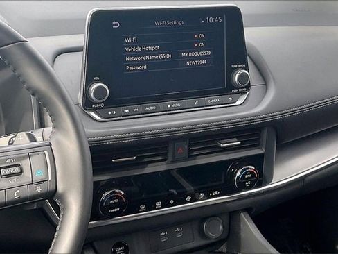 Used 2025 Nissan Rogue SV image 6