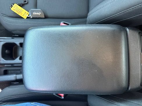 Used 2021 Jeep Gladiator Sport AWD/4WD image 32