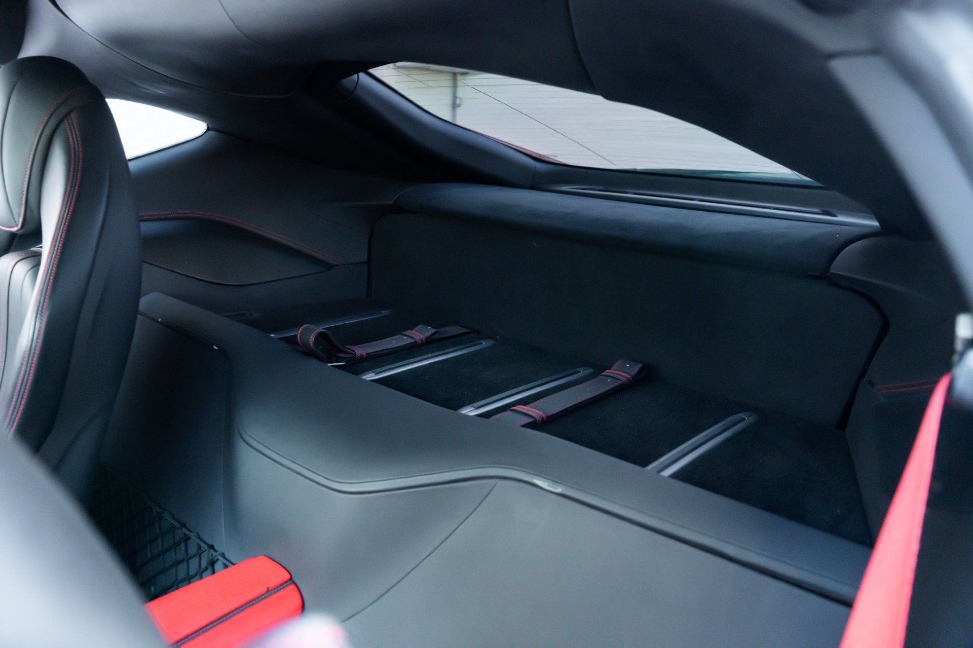 Used 2019 Ferrari 812 Superfast RWD image 31