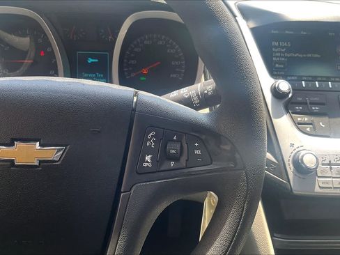 Used 2017 Chevrolet Equinox LS FWD image 23