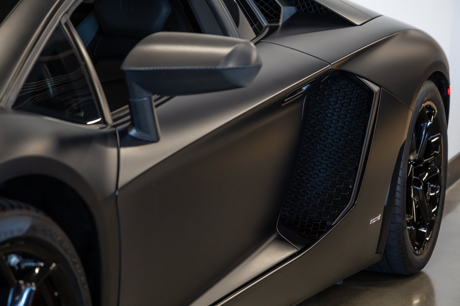 Used 2012 Lamborghini Aventador LP 700-4 AWD/4WD image 24