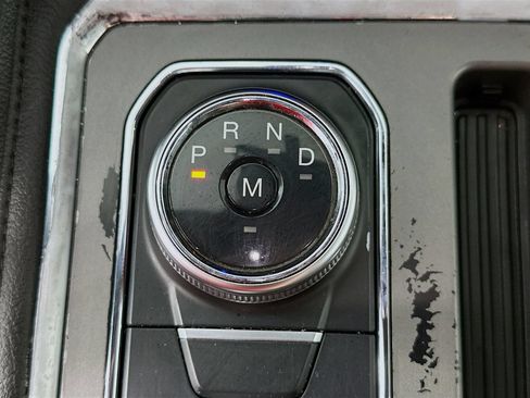 Used 2019 Ford Expedition XLT w/ Equipment Group 202A AWD/4WD image 17